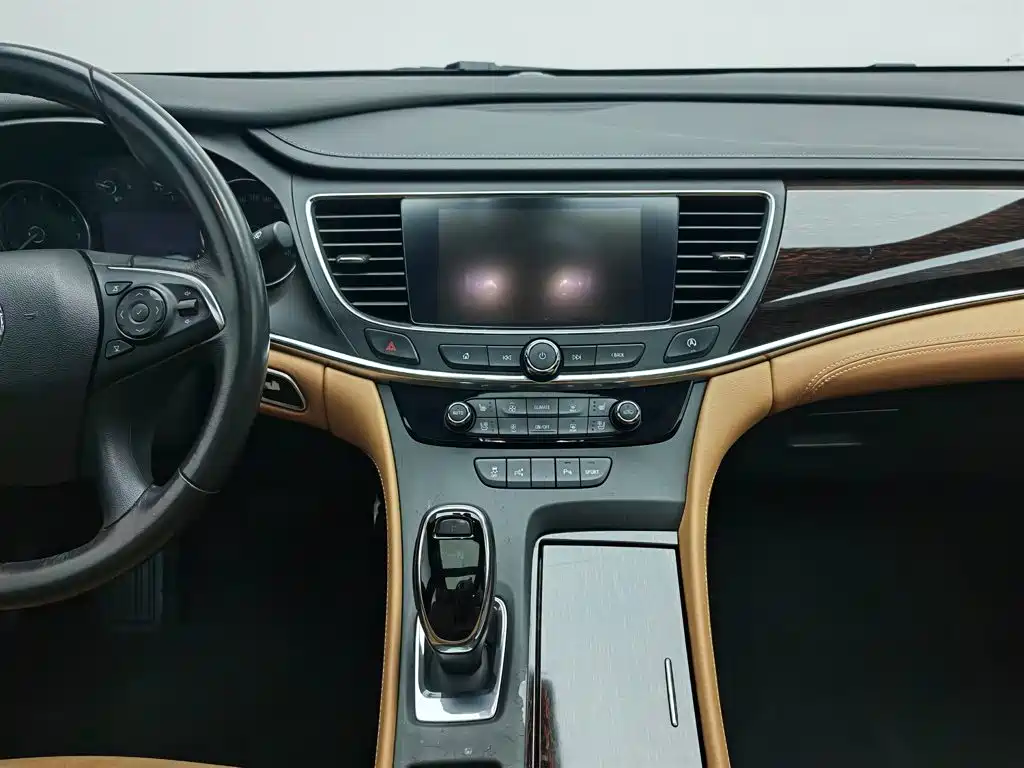 Photo 12 - Buick LaCrosse