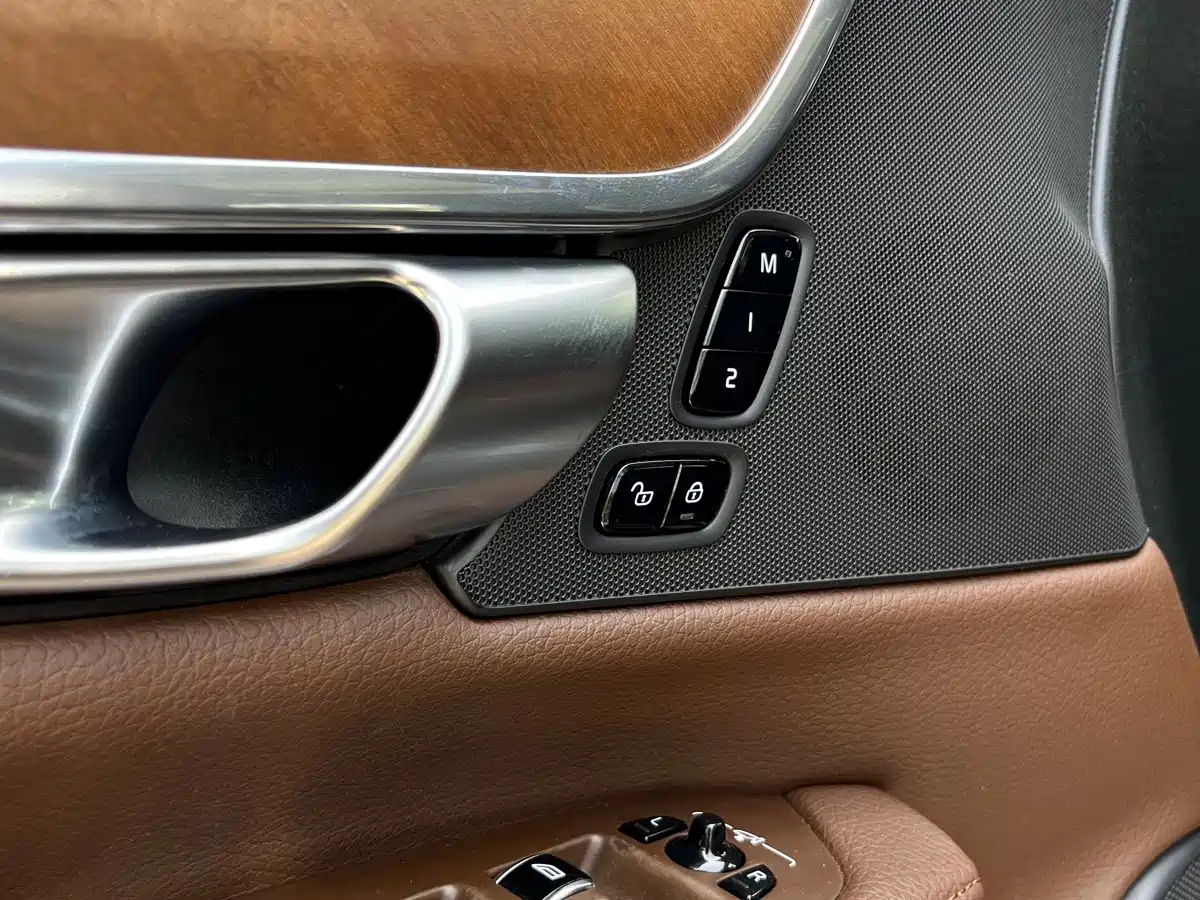 Фото 16 - Volvo S90