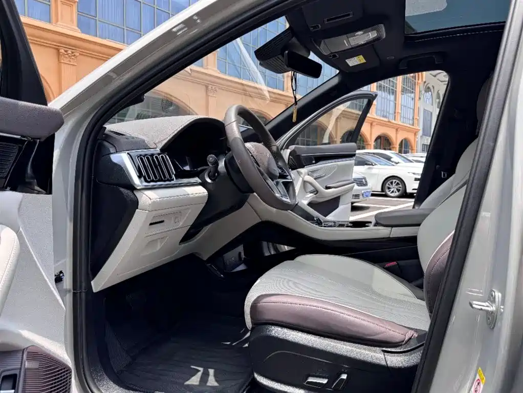 BYD Song PLUS PHEV 2025 DM-i 160KM Flagship фото 4