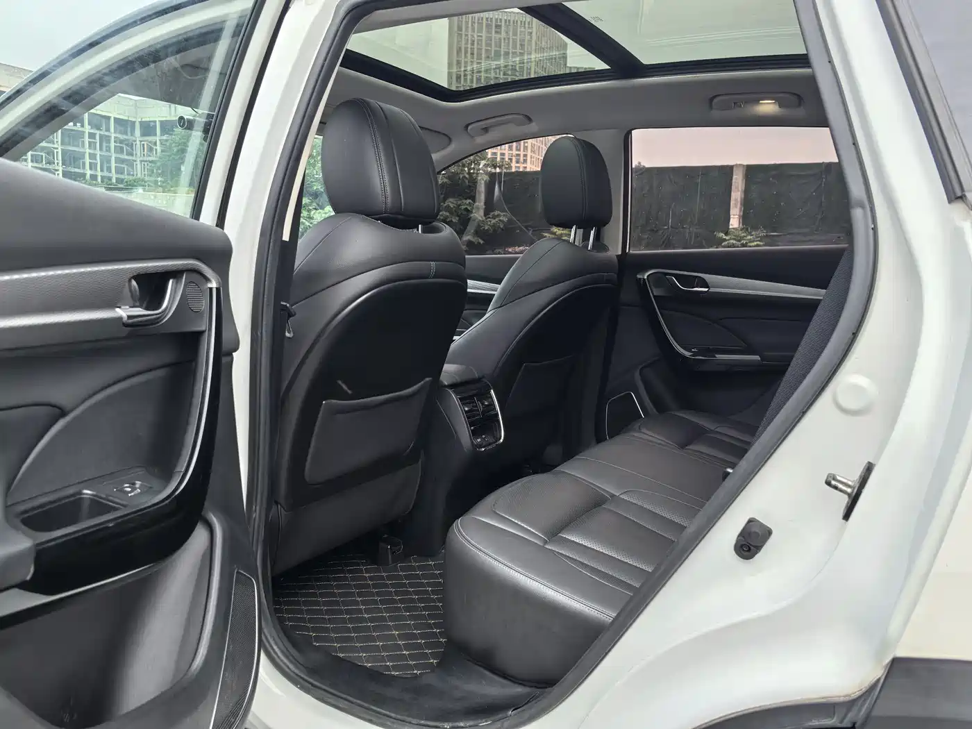 Dongfeng Aeolus Dongfeng Fengshen AX7 2020 2019 1.6T Auto AI Navigation Type China V
