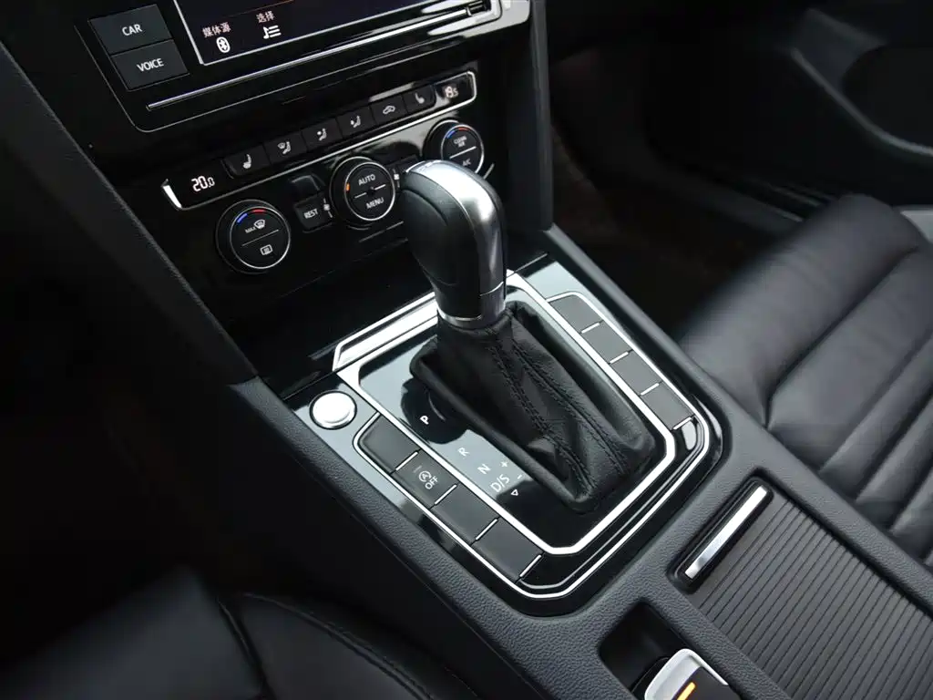 Volkswagen Magotan 2019 330TSI DSG Luxury China V фото 10