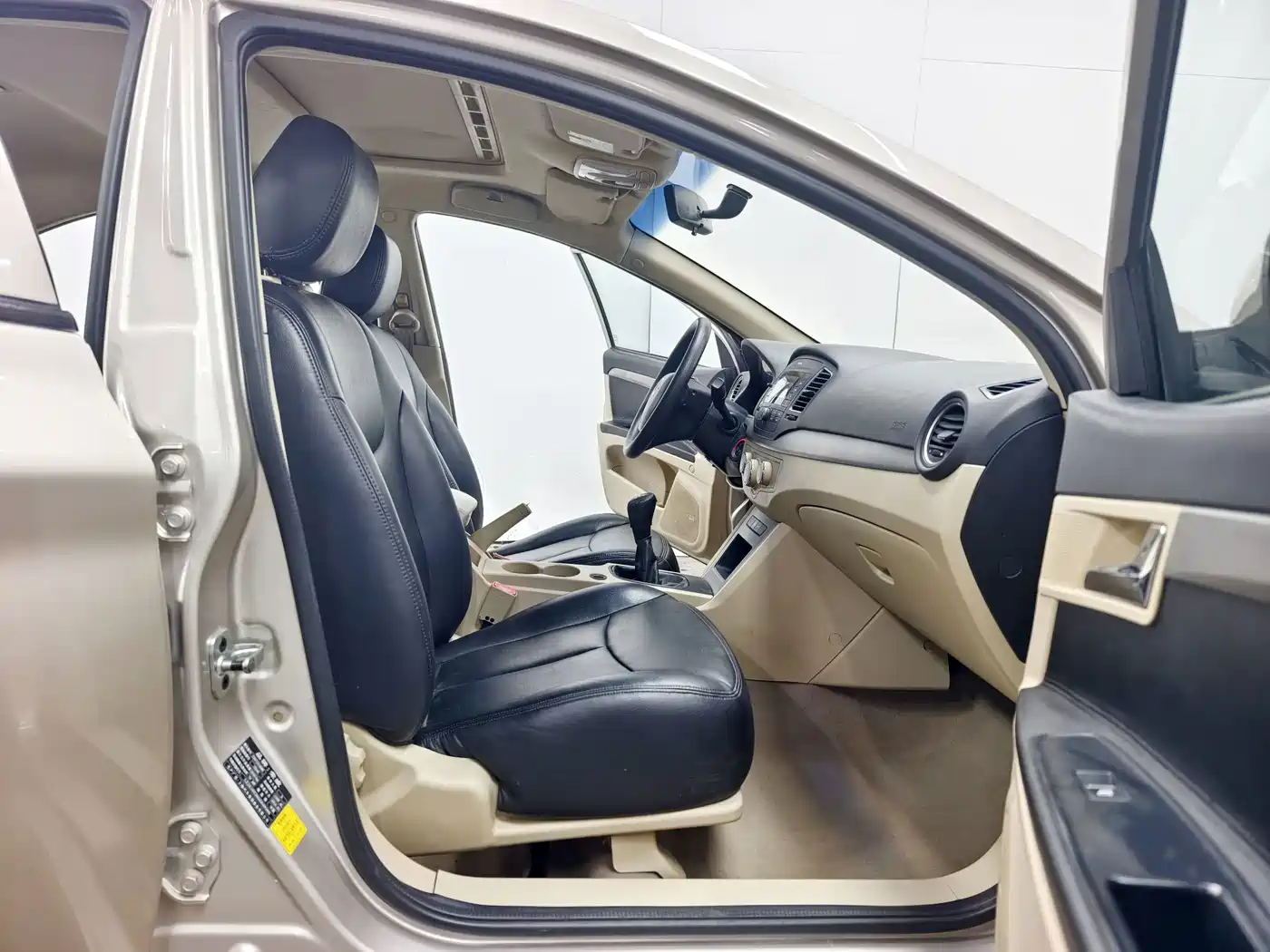 Roewe 350 2016 2015 Model 1.5L Manual Luxury Sunroof Edition