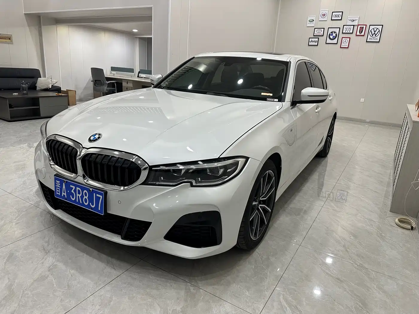 BMW 3-SERIES
