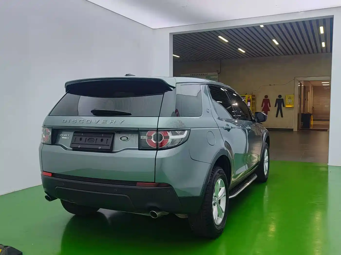 Land Rover Discovery Sport 2016 2.0T S фото 12