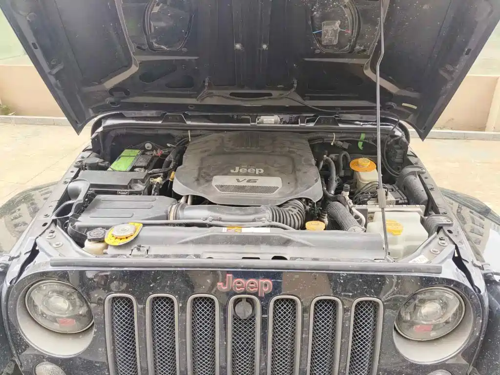Фото 3 - Jeep Wrangler