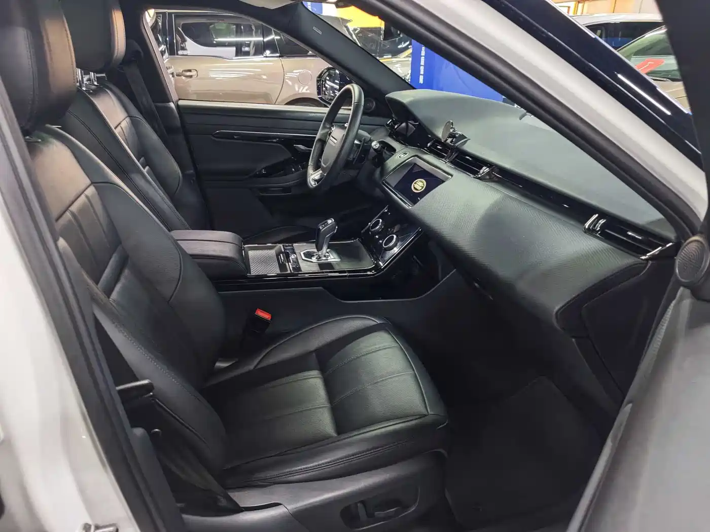 Land Rover Range Rover Evoque 2020 249PS R-DYNAMIC S Sport Edition фото 15
