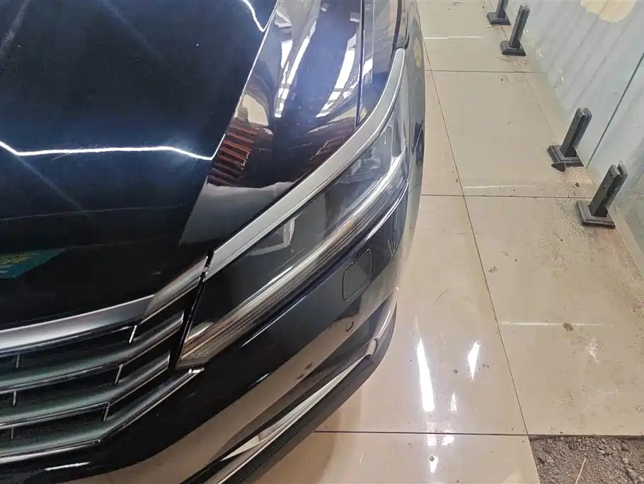 Volkswagen Passat 2017 330TSI DSG Luxury фото 5
