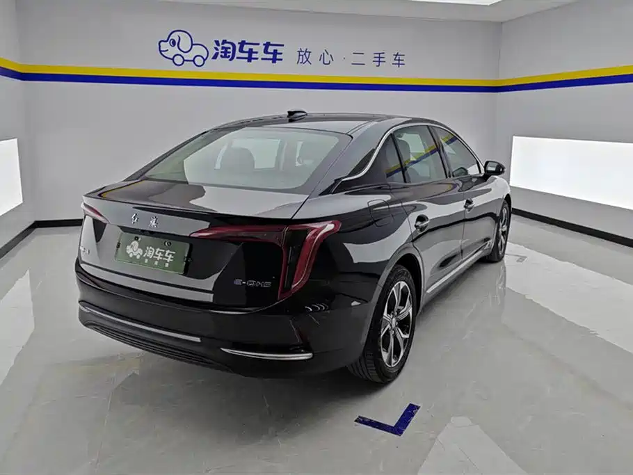 Hongqi E-QM5 2023 Facelift Basic Travel Edition фото 3