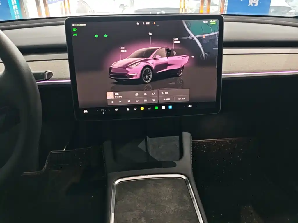 Фото 13 - Tesla Model Y