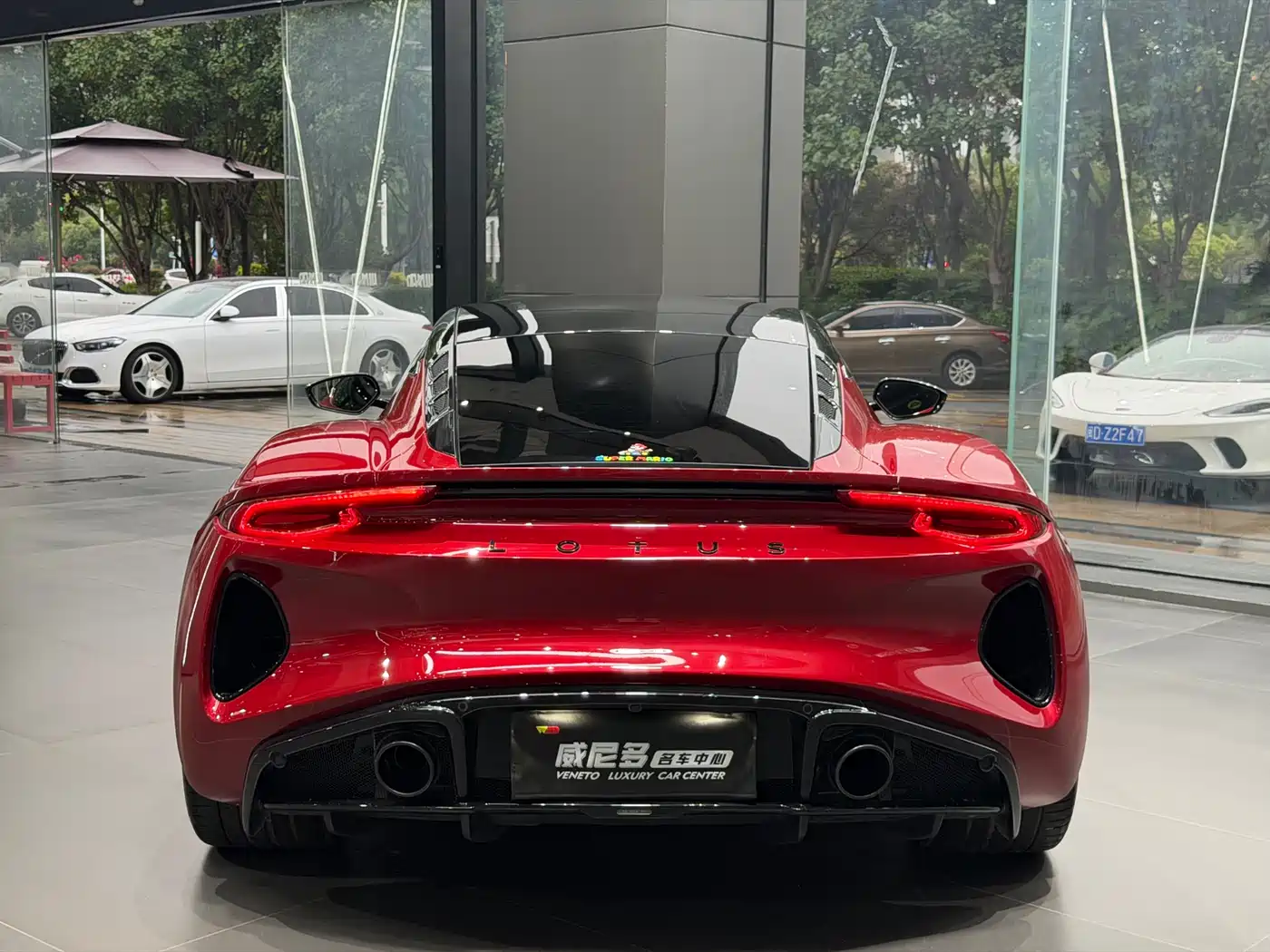 Lotus Cars EMIRA 2021 2.0T DCT First Edition фото 6