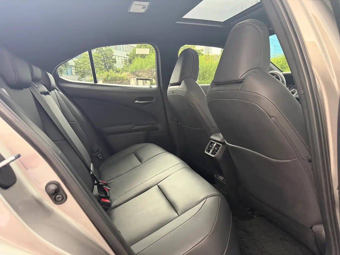 Lexus UX Electric 2022 2020 300e Pure Yue Edition