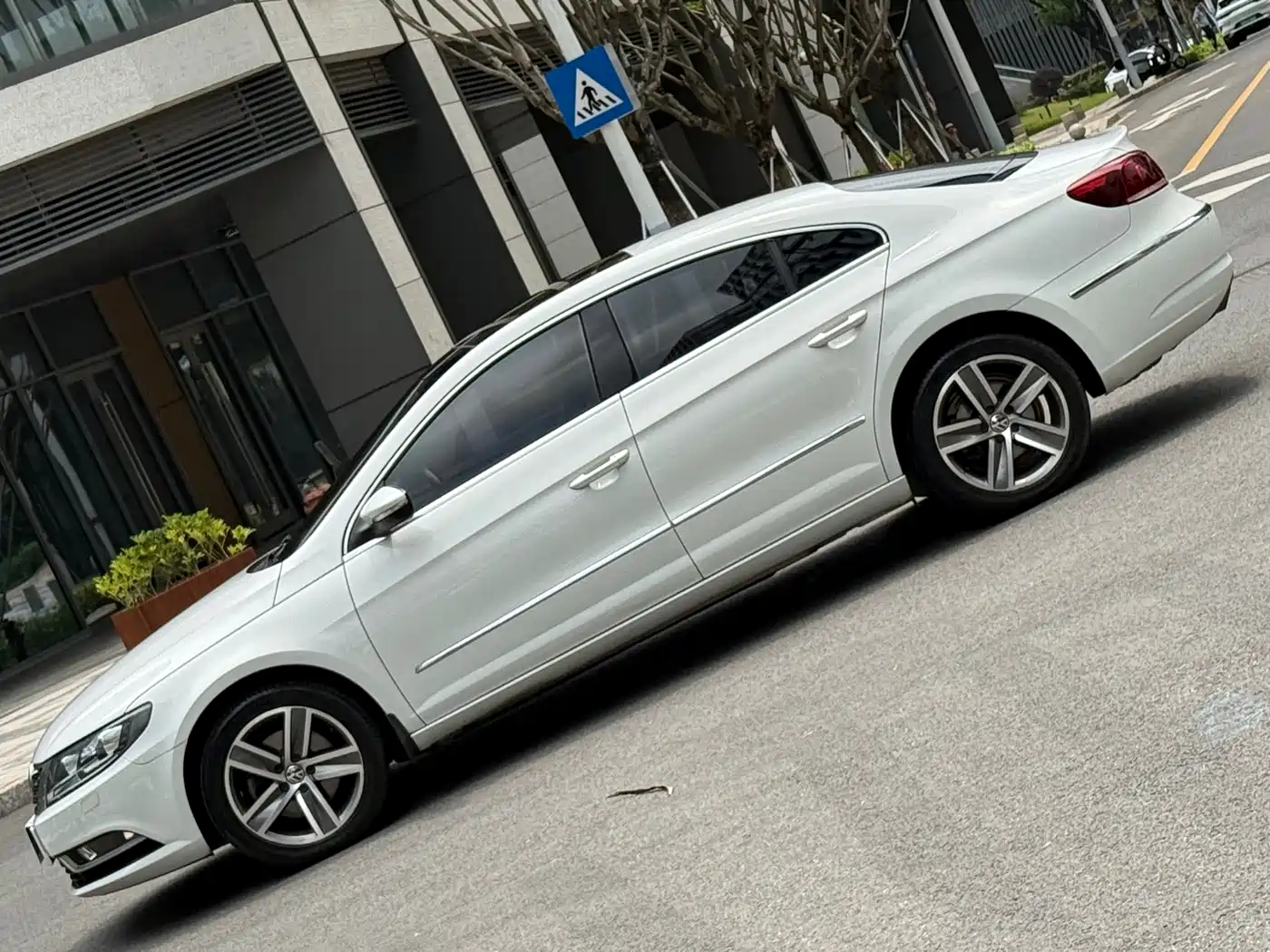 Volkswagen FAW-Volkswagen CC 2016 Model 1.8TSI Premium фото 7