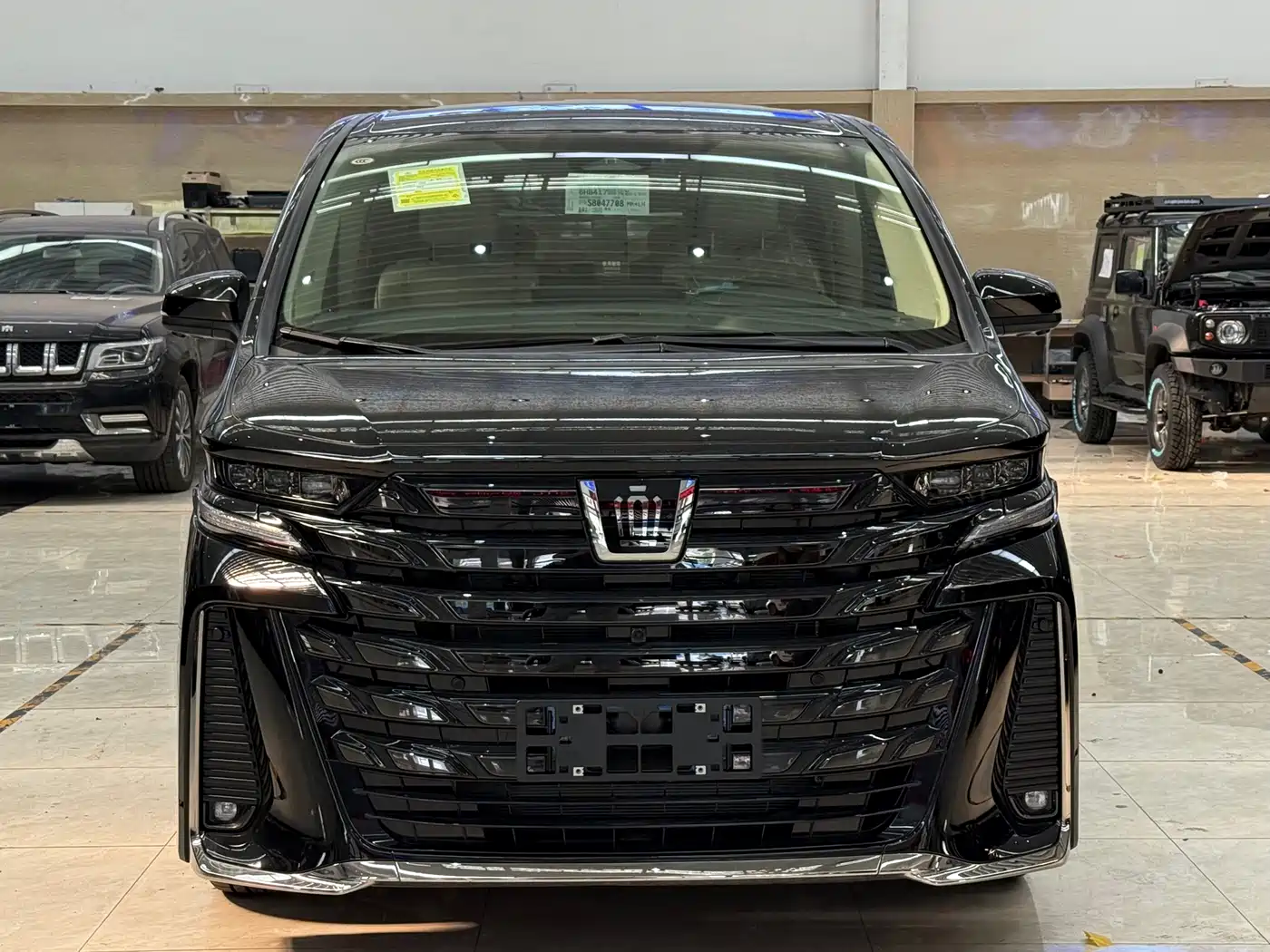 Toyota Vellfire 2025 Crown Hybrid 2.5L Ink Gold Executive Edition фото 2