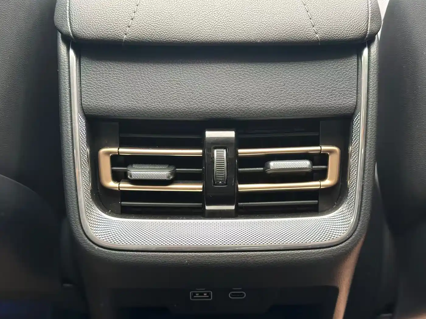 Hongqi H6 2023 2.0T Comfort Edition фото 21