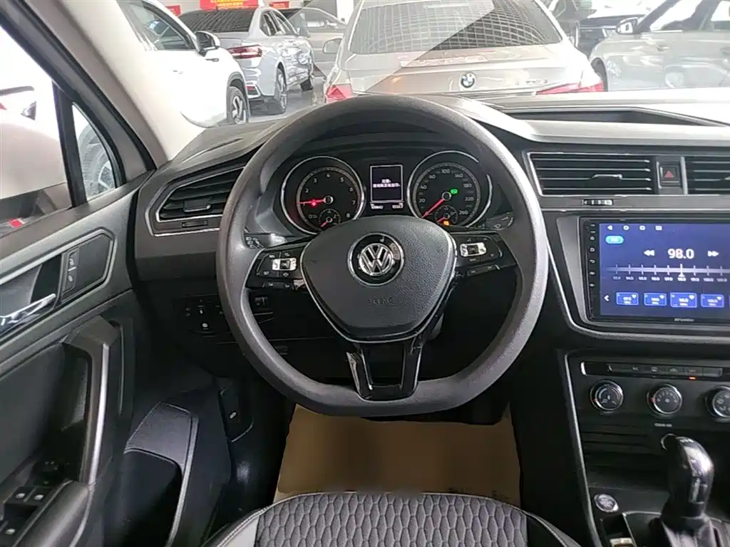 Volkswagen Tiguan L 2020 330TSI Auto 2WD Trend China VI фото 11