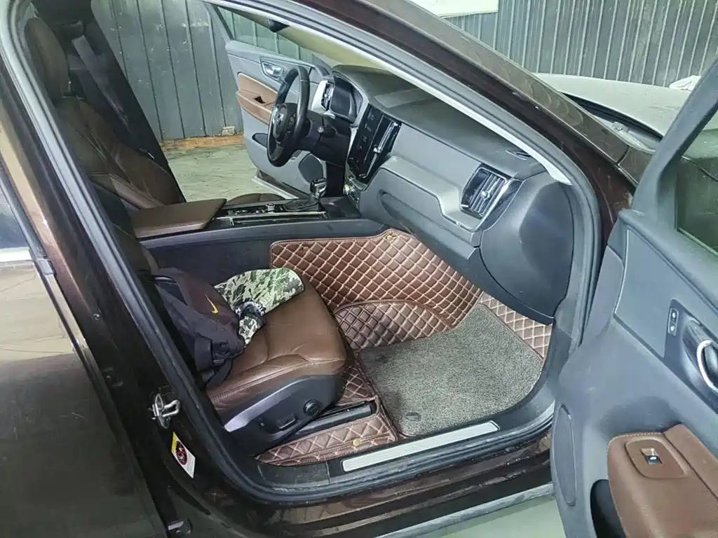 Photo 13 - Volvo XC60