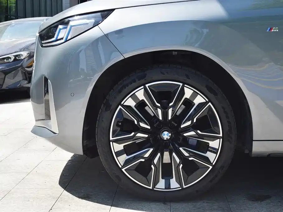 BMW X3 2025 xDrive30L Premium Model M Sport Black Package фото 12