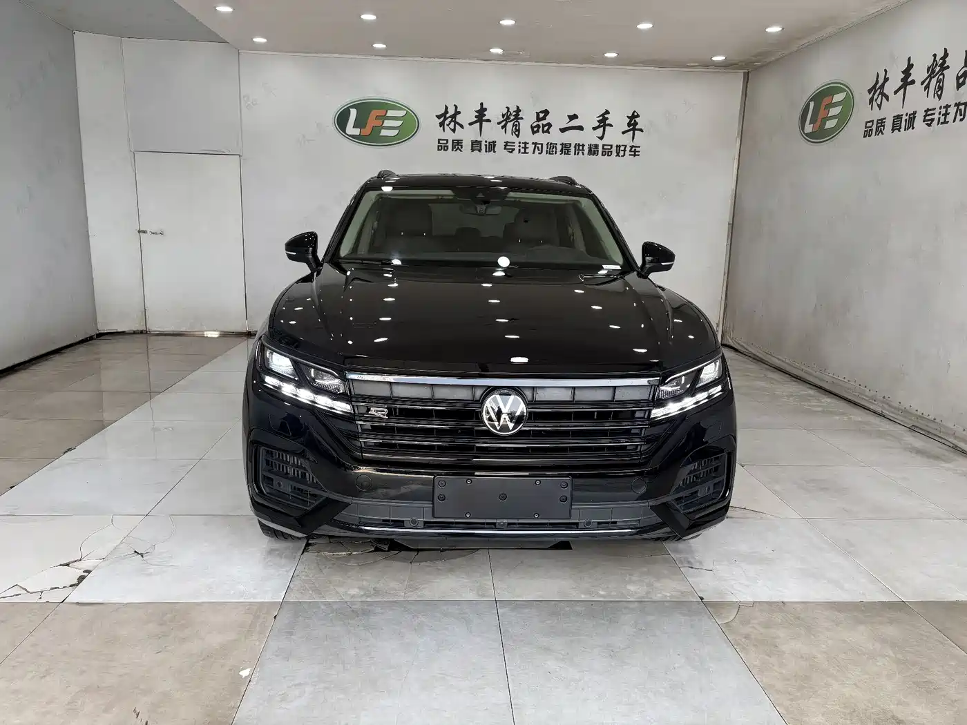 VOLKSWAGEN TOUAREG