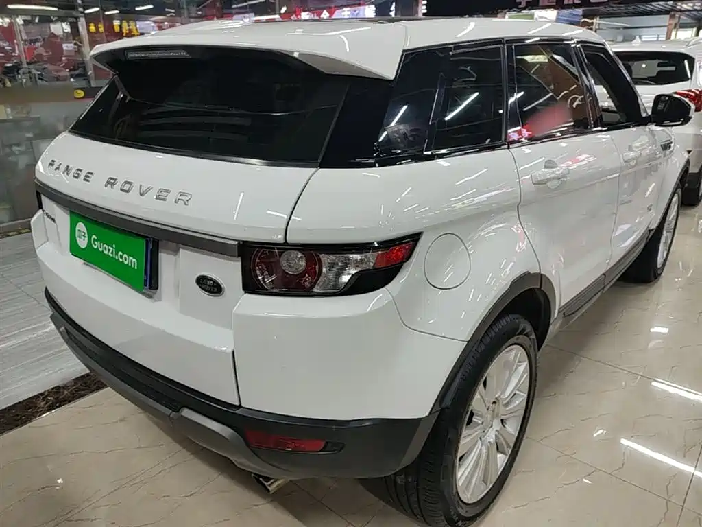 Land Rover Range Rover Evoque 2015 2.0T 5-Door Intelligent Edition фото 7
