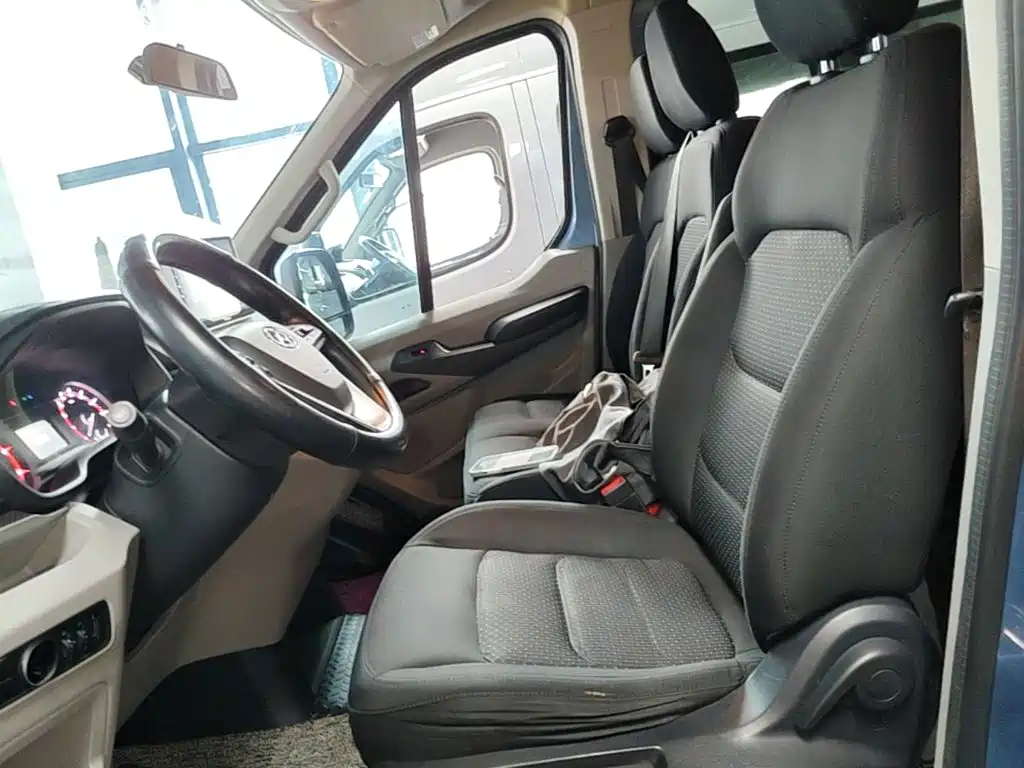 SAIC Maxus Xintu V90 2020 2019 2.0T Manual Zhiduo Star FWD Single Tire Short Wheelbase Medium Roof 6-Seater