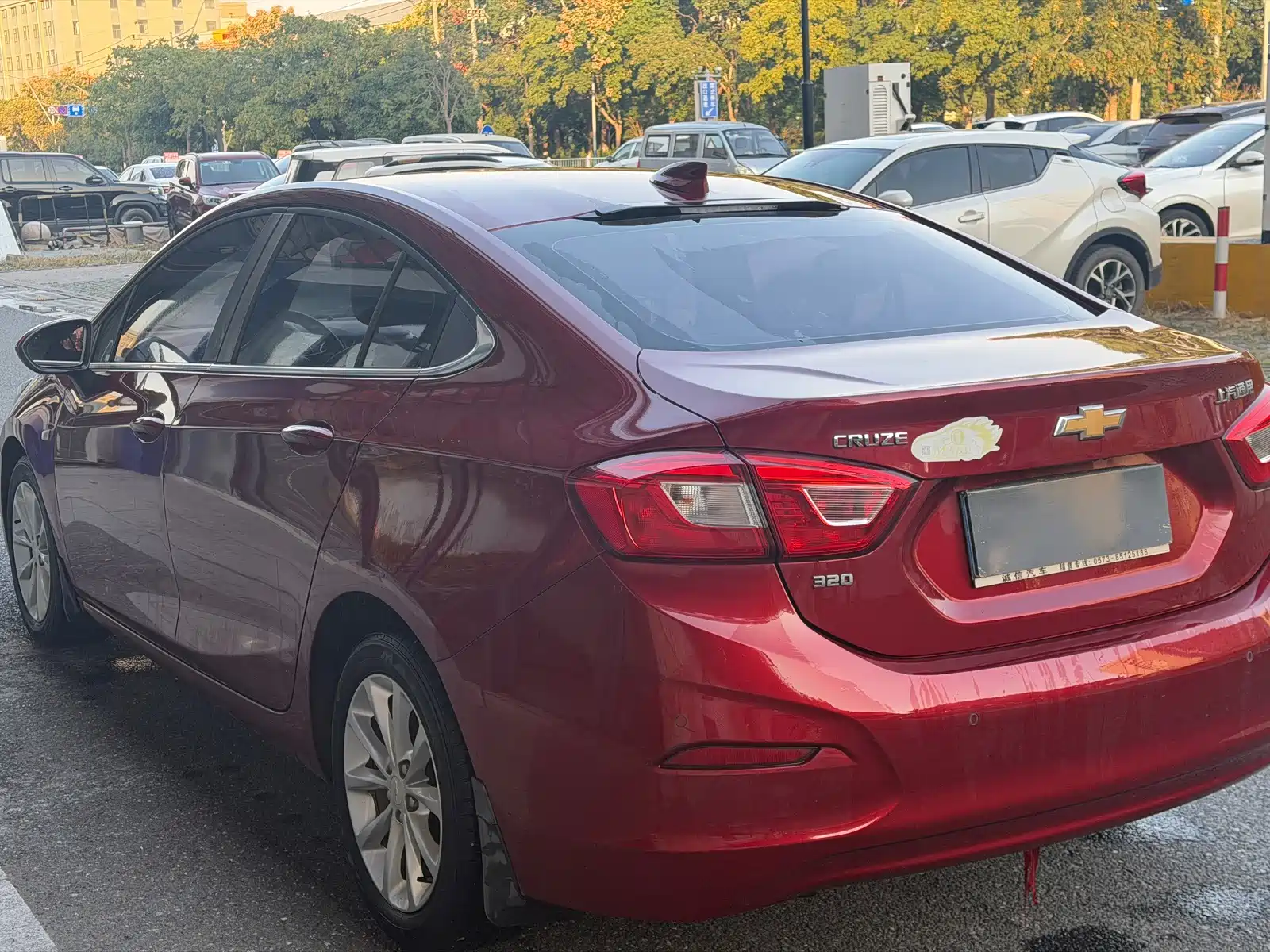 Photo 15 - Chevrolet Cruze
