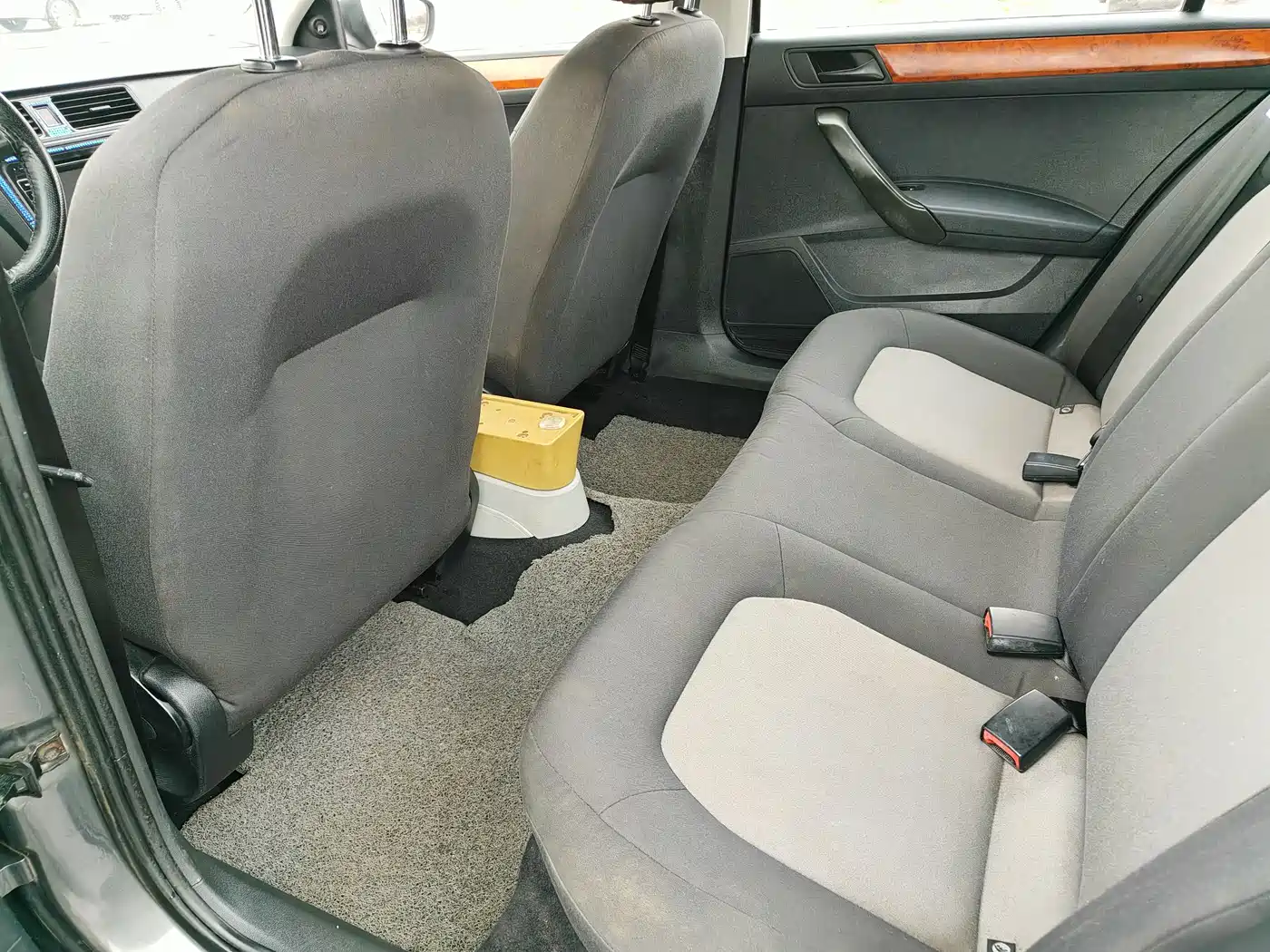 Škoda Rapid 2015 1.4L Manual Joy Selection фото 6