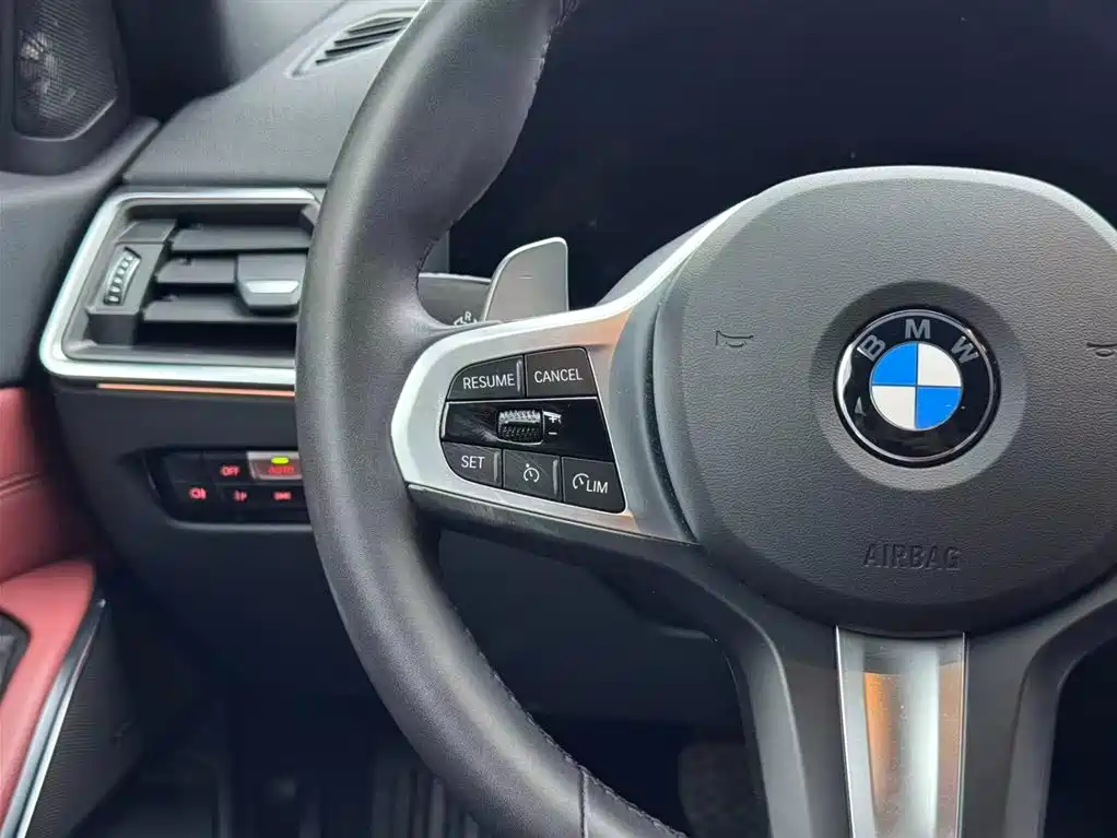 BMW 3 Series 2023 330i M Sport Shadow Edition фото 15