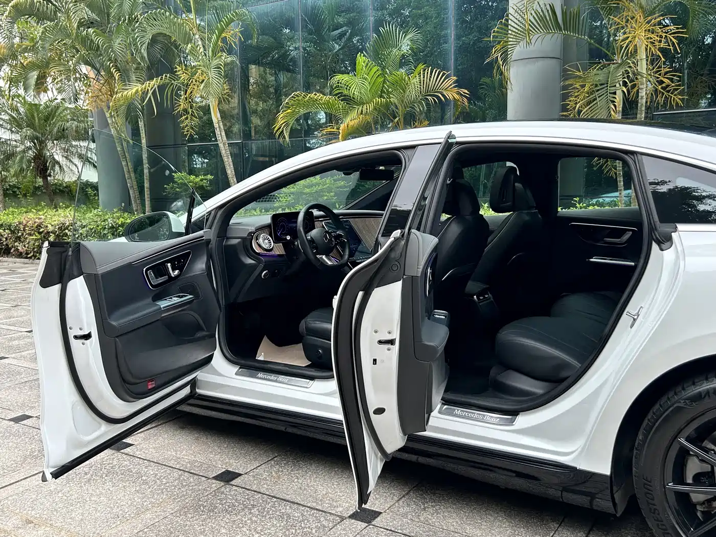Mercedes-Benz EQE 2022 350 Pioneer Edition фото 17