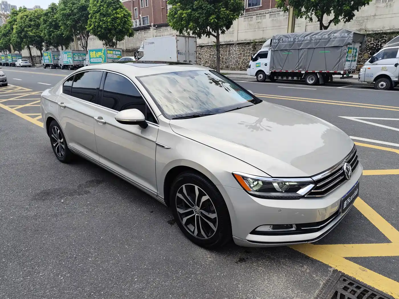 Photo 3 - Volkswagen Magotan