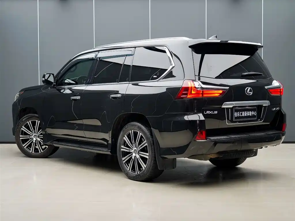 Lexus LX 2019 570 Prestige Luxury Edition фото 4
