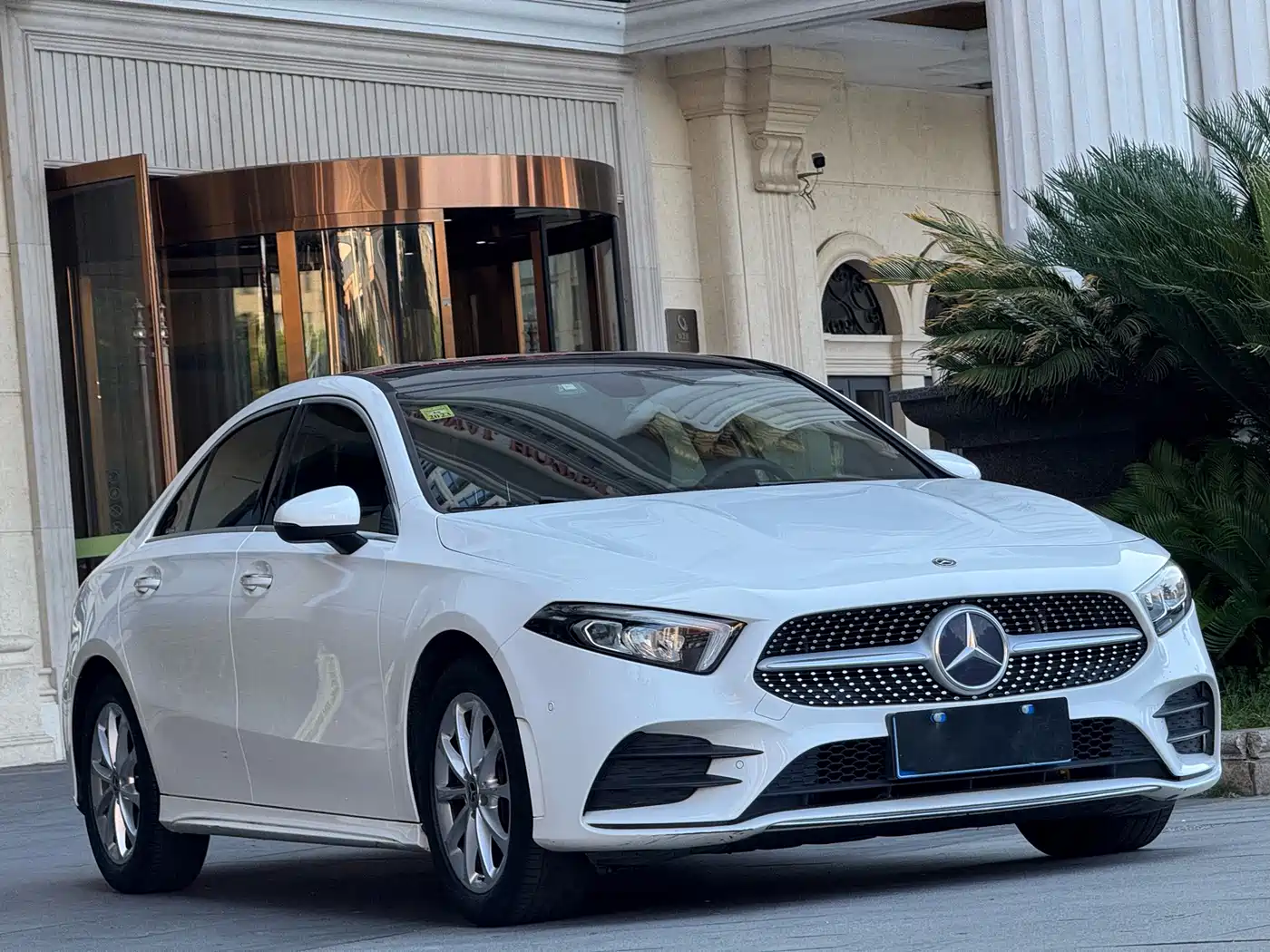 Mercedes-Benz A-Class 2019 A 200 L Sport Sedan фото 3