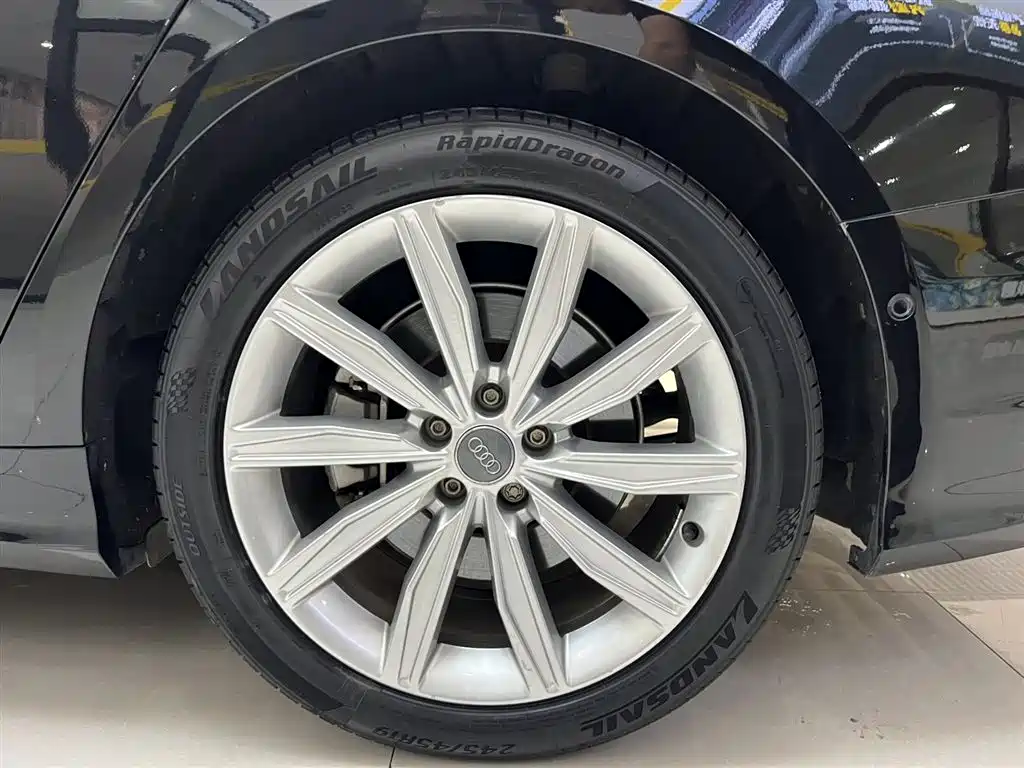 Audi A6L 2021 45 TFSI Exclusive Sport фото 8