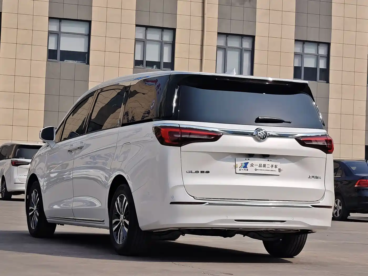 Buick GL8 2023 ES Landmaster Exclusive фото 5