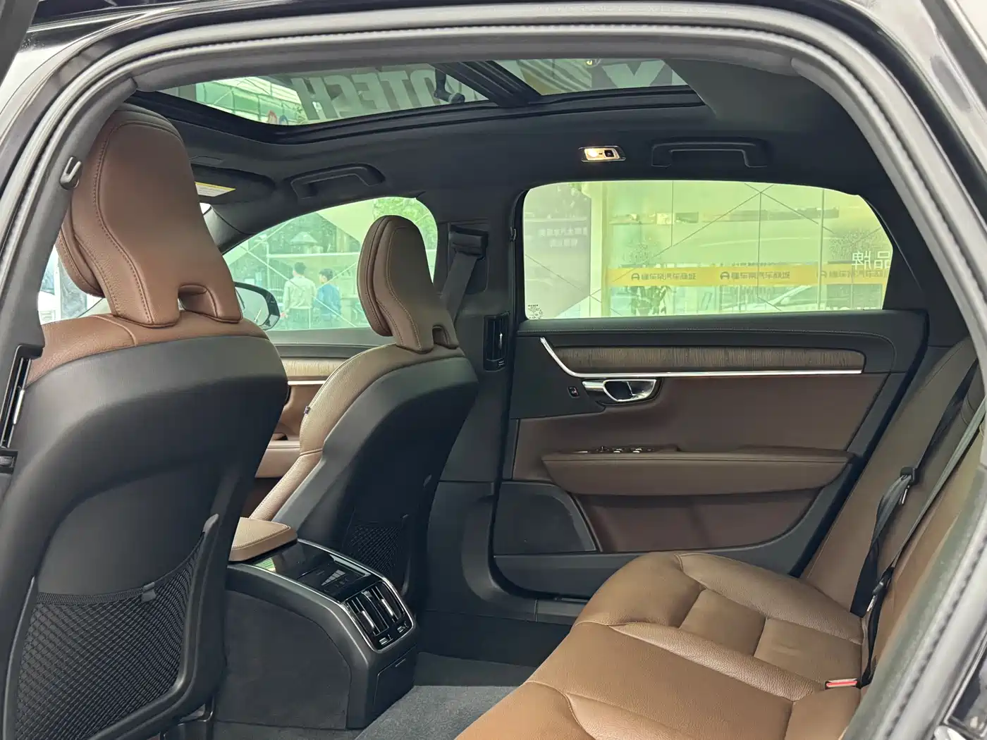 VOLVO S90