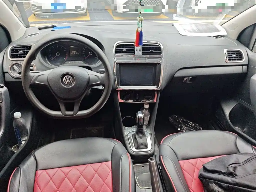 Volkswagen Polo 2016 1.4L Automatic Trend фото 13