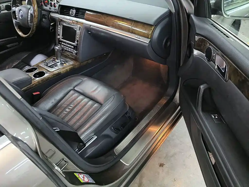 Volkswagen Phaeton 2012 2011 3.6L V6 5-Seater Extended Comfort