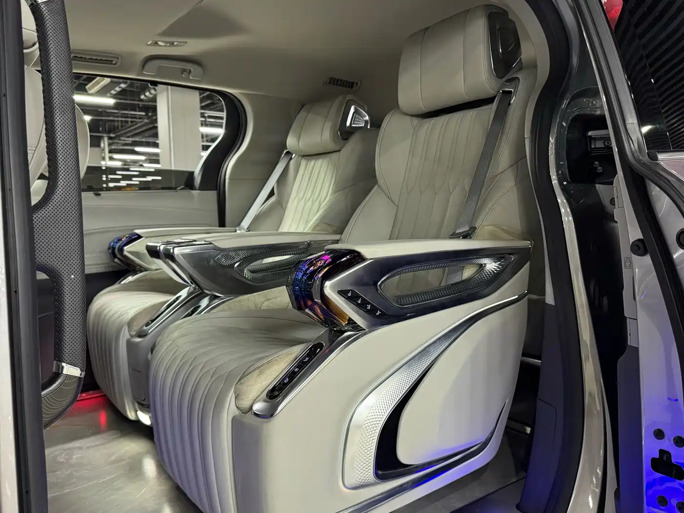 Toyota Sienna 2023 2.5L Hybrid Comfort Edition фото 14
