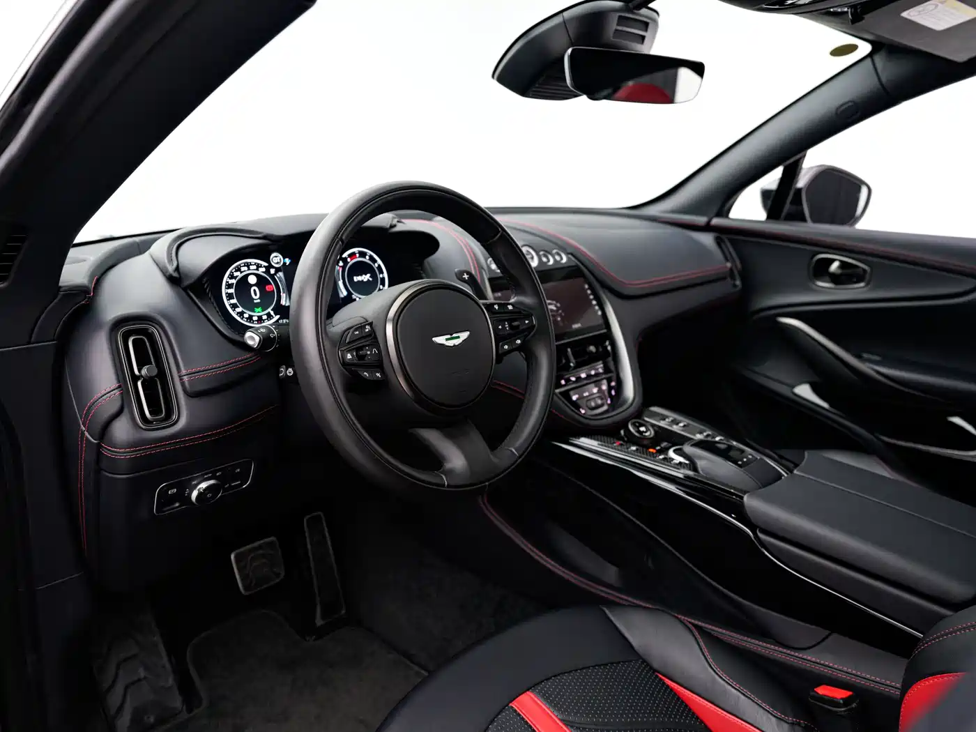 ASTON MARTIN DBX