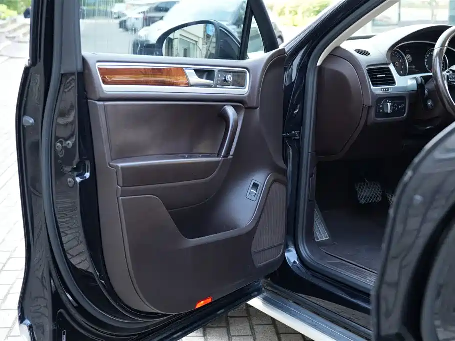 Volkswagen Touareg 2014 3.0TSI New Edge Edition фото 12