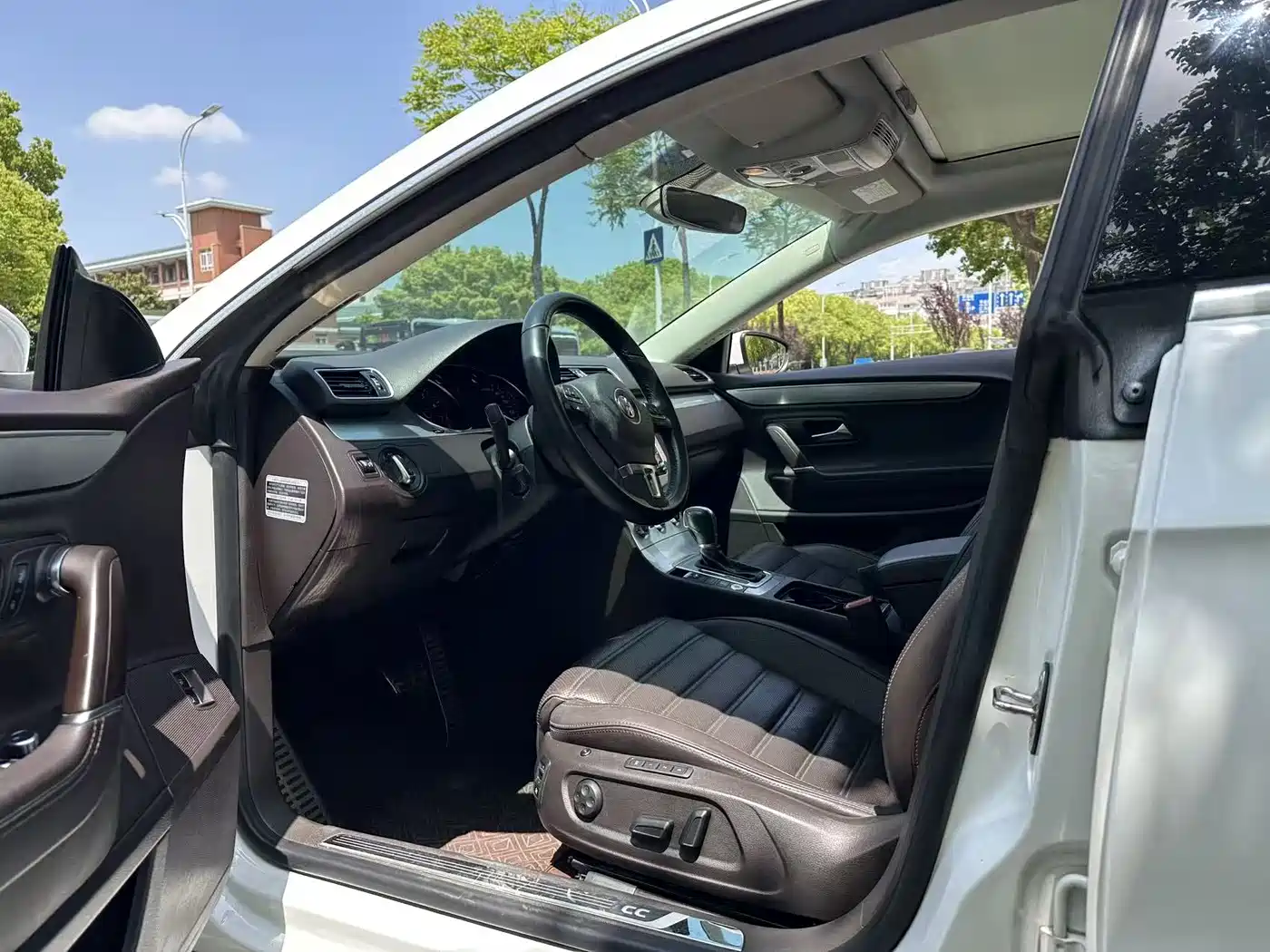 Volkswagen FAW-Volkswagen CC 2016 Model 1.8TSI Luxury фото 8