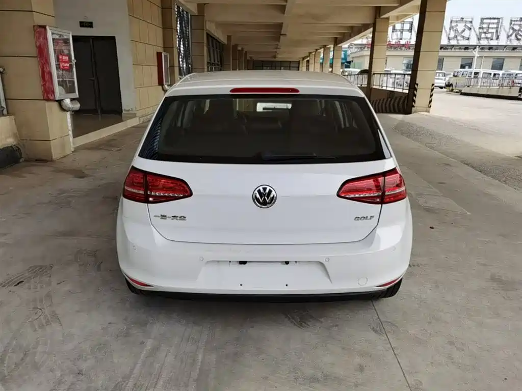 Volkswagen Golf 2016 1.6L Automatic Comfort фото 6