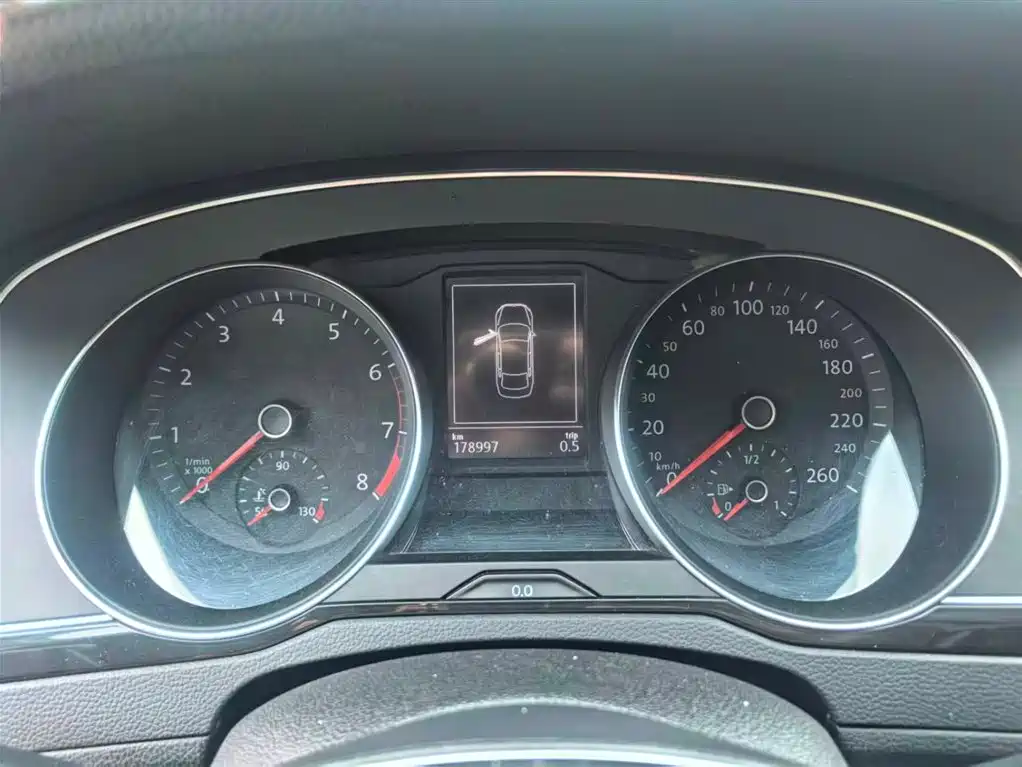 Volkswagen Magotan 2018 330TSI DSG Leading фото 16