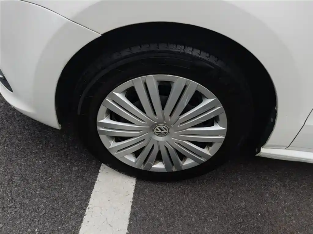 Volkswagen Polo 2016 1.6L Automatic Comfort фото 23