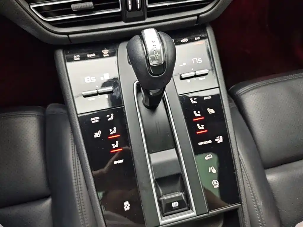 Porsche Macan 2022 Macan 2.0T фото 14