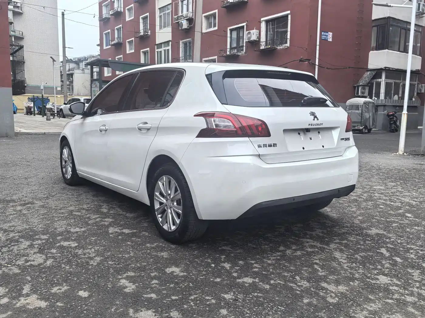 Peugeot 308S 2015 1.2T Auto Dynamic Edition фото 7