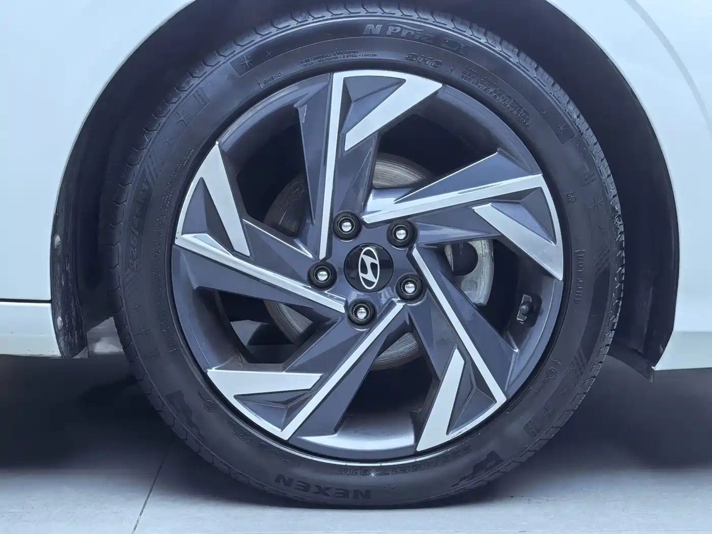 Фото 22 - Hyundai Elantra