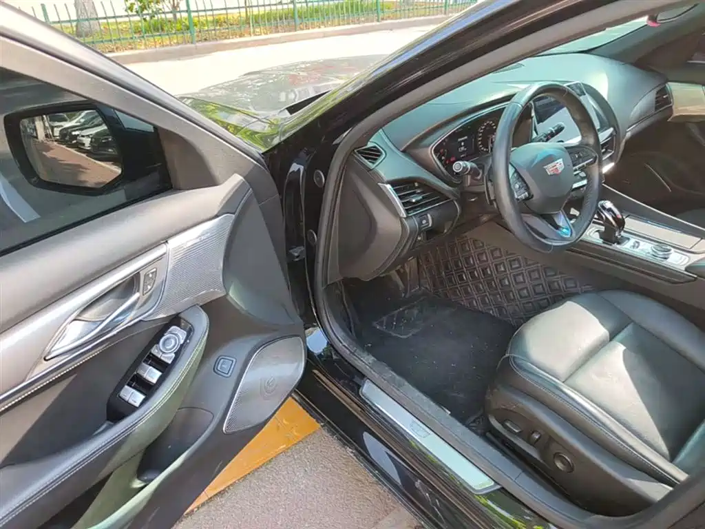 CADILLAC CT5