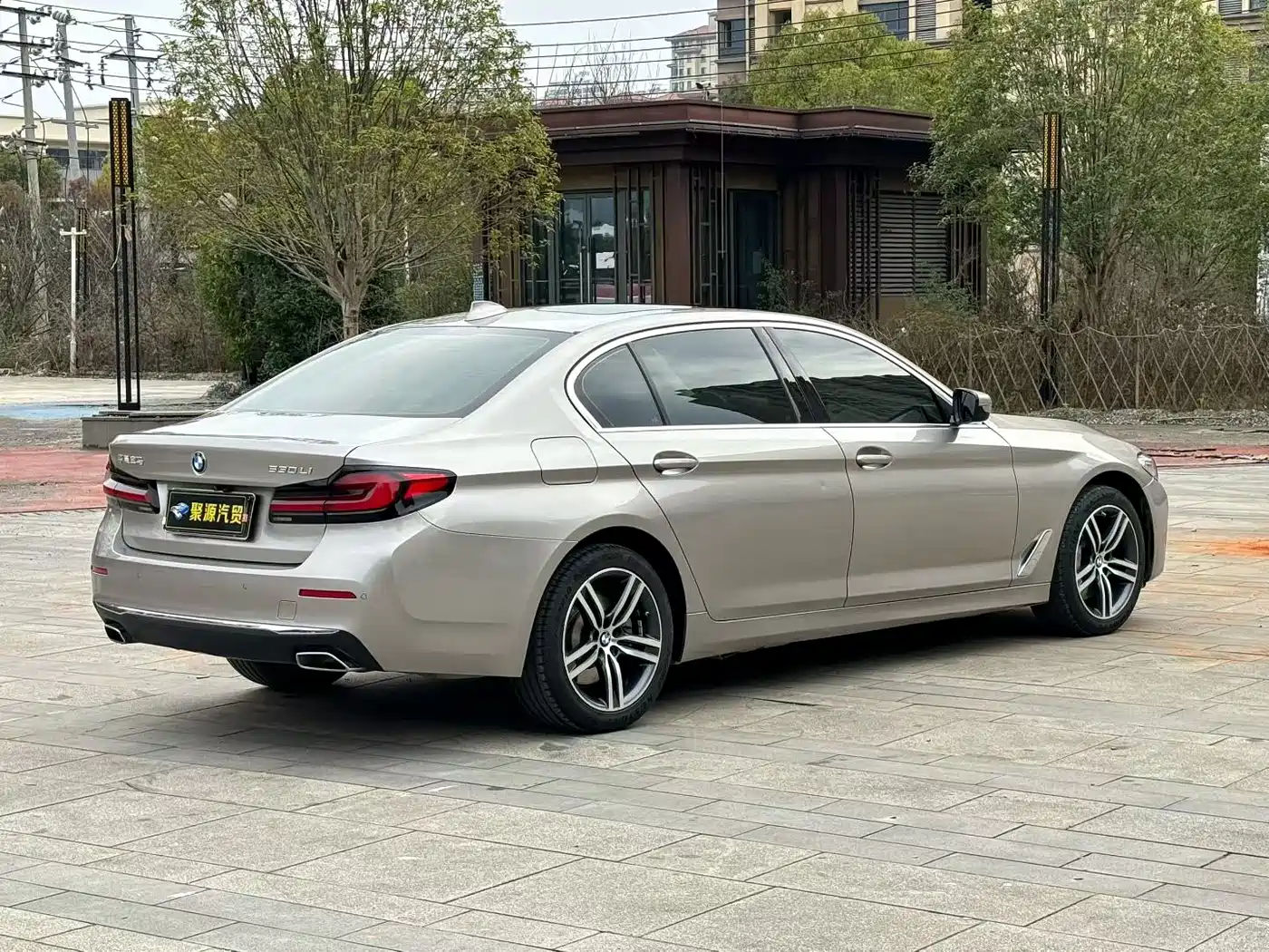 BMW 5 SERIES