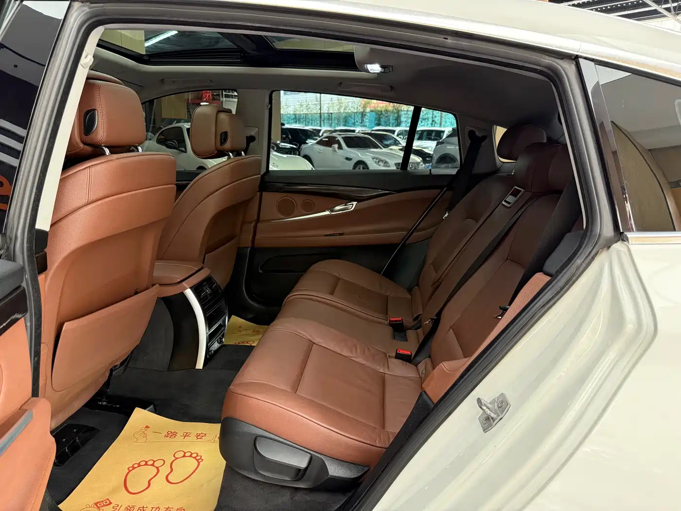 BMW 5 Series GT 2013 535i Elegance фото 26
