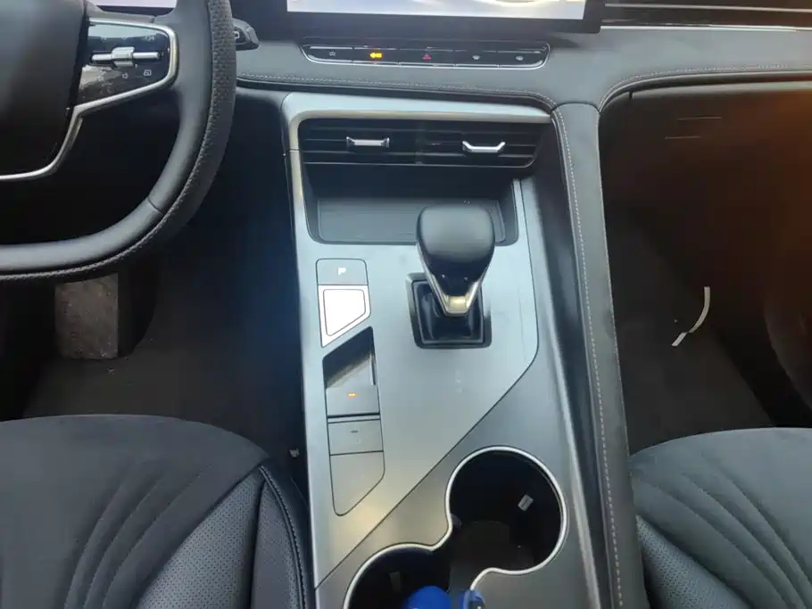 Roewe D5X DMH 2026 2024 Model 135 Technology Edition